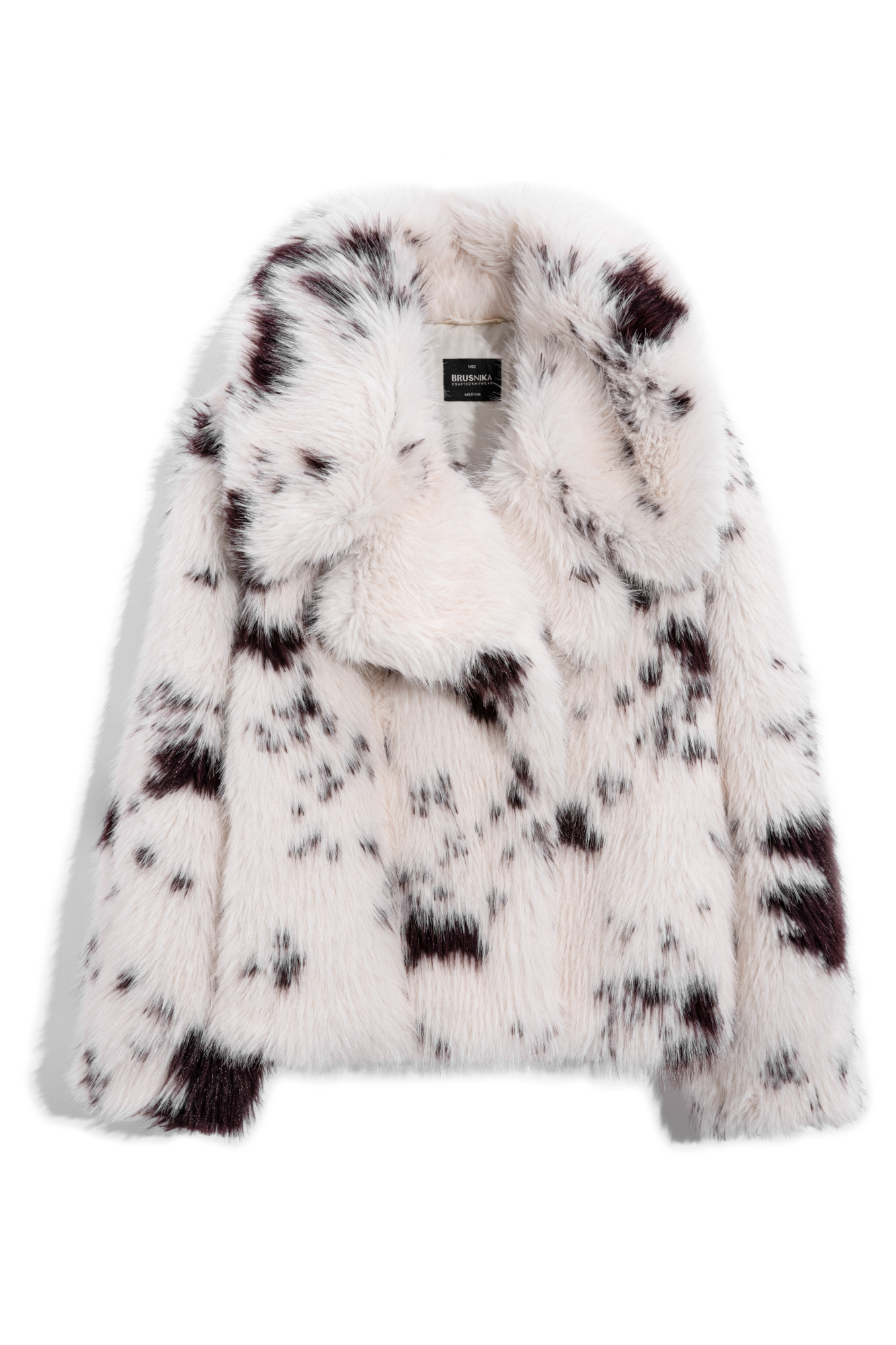 Шуба из экомеха с анималистичным принтом