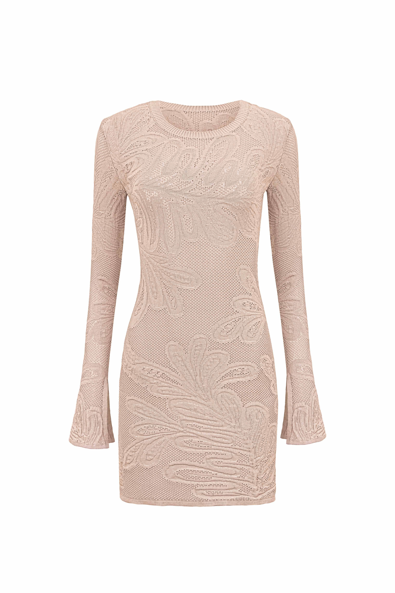 Трикотажное платье длины мини из органического хлопка. Модель приталенного силуэта, с длинными расклешенными рукавами разрезами на манжетах и круглым вырезом горловины. <br />
Изделие декорировано объемным растительным орнаментом. Органический хлопок - более экологичная и безопасная альтернатива обычному хлопку, выращенная без использования химикатов. 