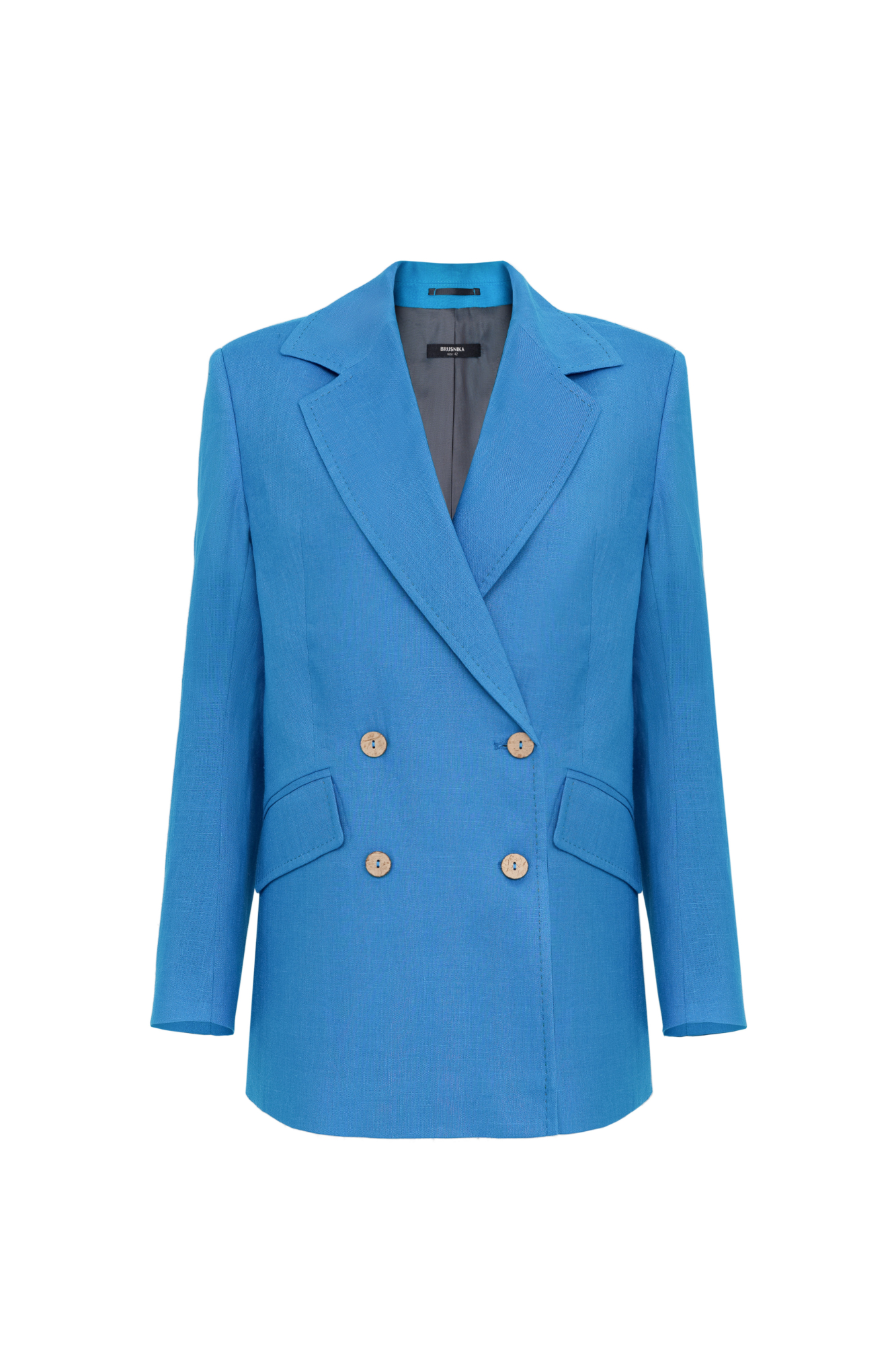 Классический двубортный жакет из 100% льна. Модель прямого кроя с английским воротником и прорезными карманами с клапанами. Изделие декорировано отстрочкой контрастного цвета. На подкладке.