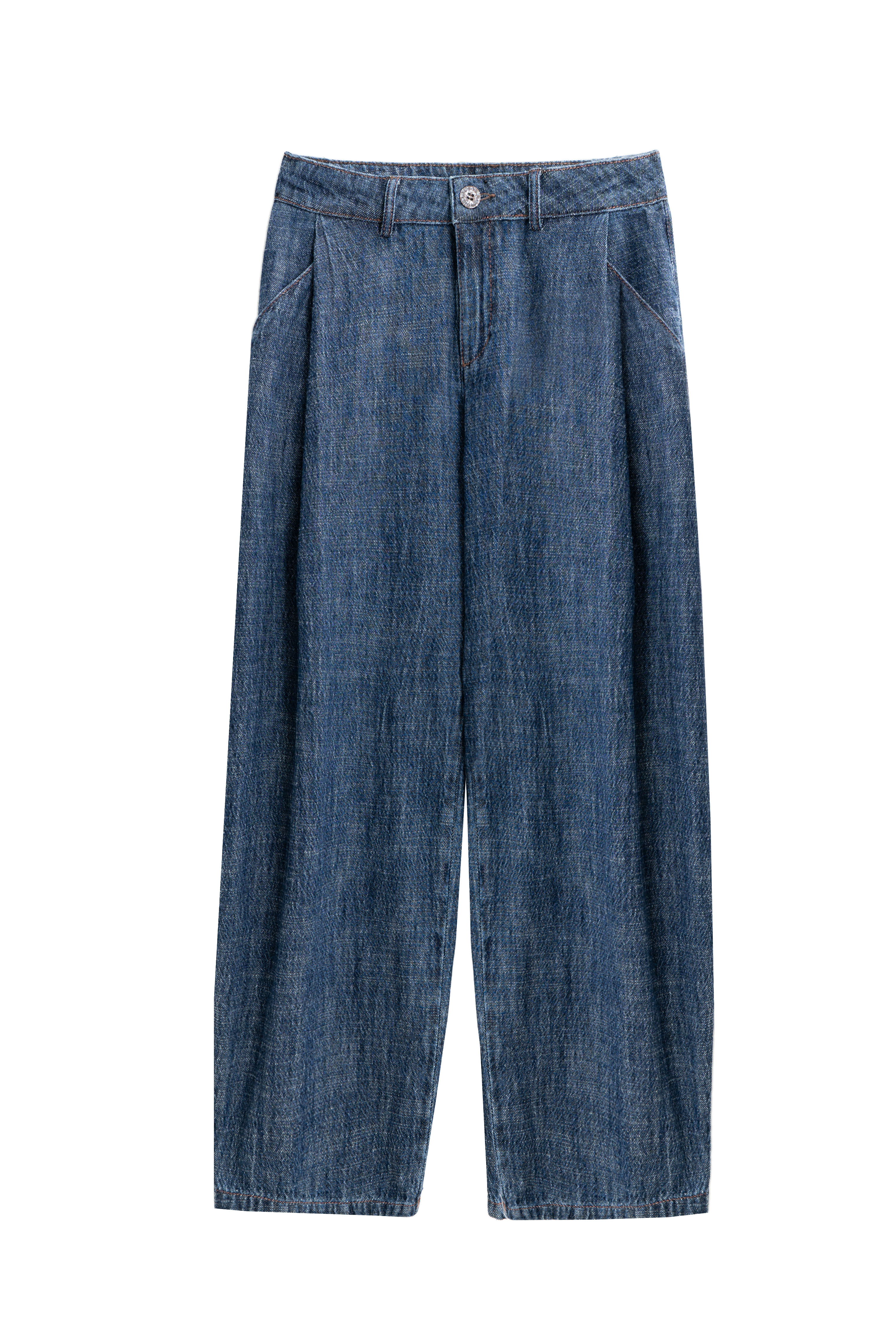 Джинсы с защипами на карманах