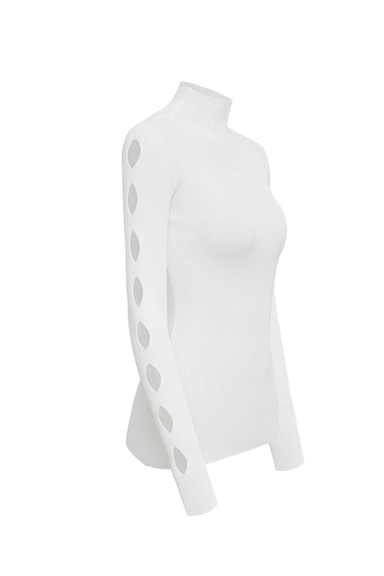 Трикотажная водолазка из вискозы. Модель приталенного силуэта, с воротником-стойкой и длинными рукавами реглан. Изделие декорировано вывязанным логотипом на груди и разрезами на внешней стороне рукавов.