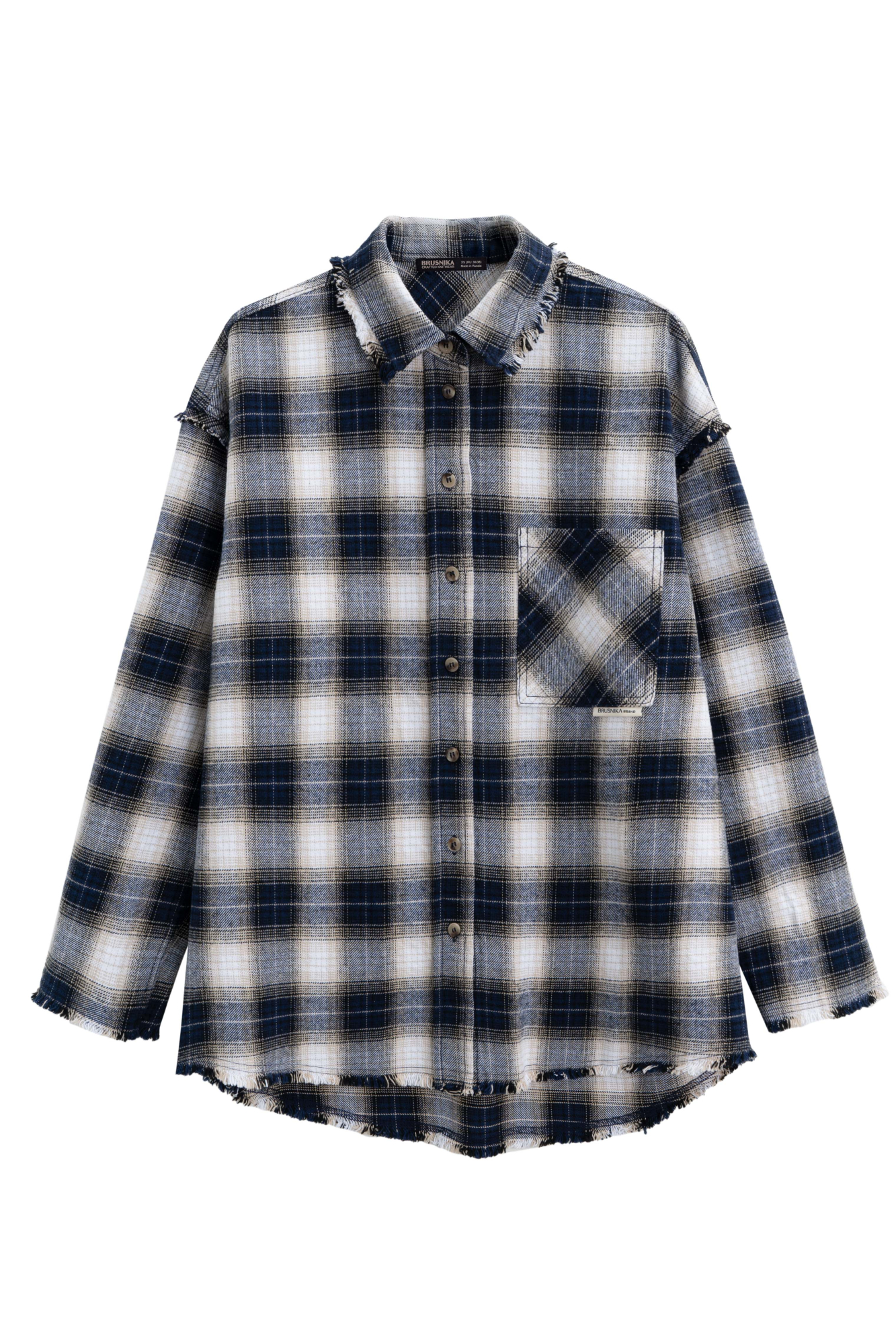 Рубашка в клетку из 100% хлопка. Модель прямого кроя с отложным воротником и нагрудным карманом с логотипом бренда. Изделие декорировано имитацией необработанного края. 