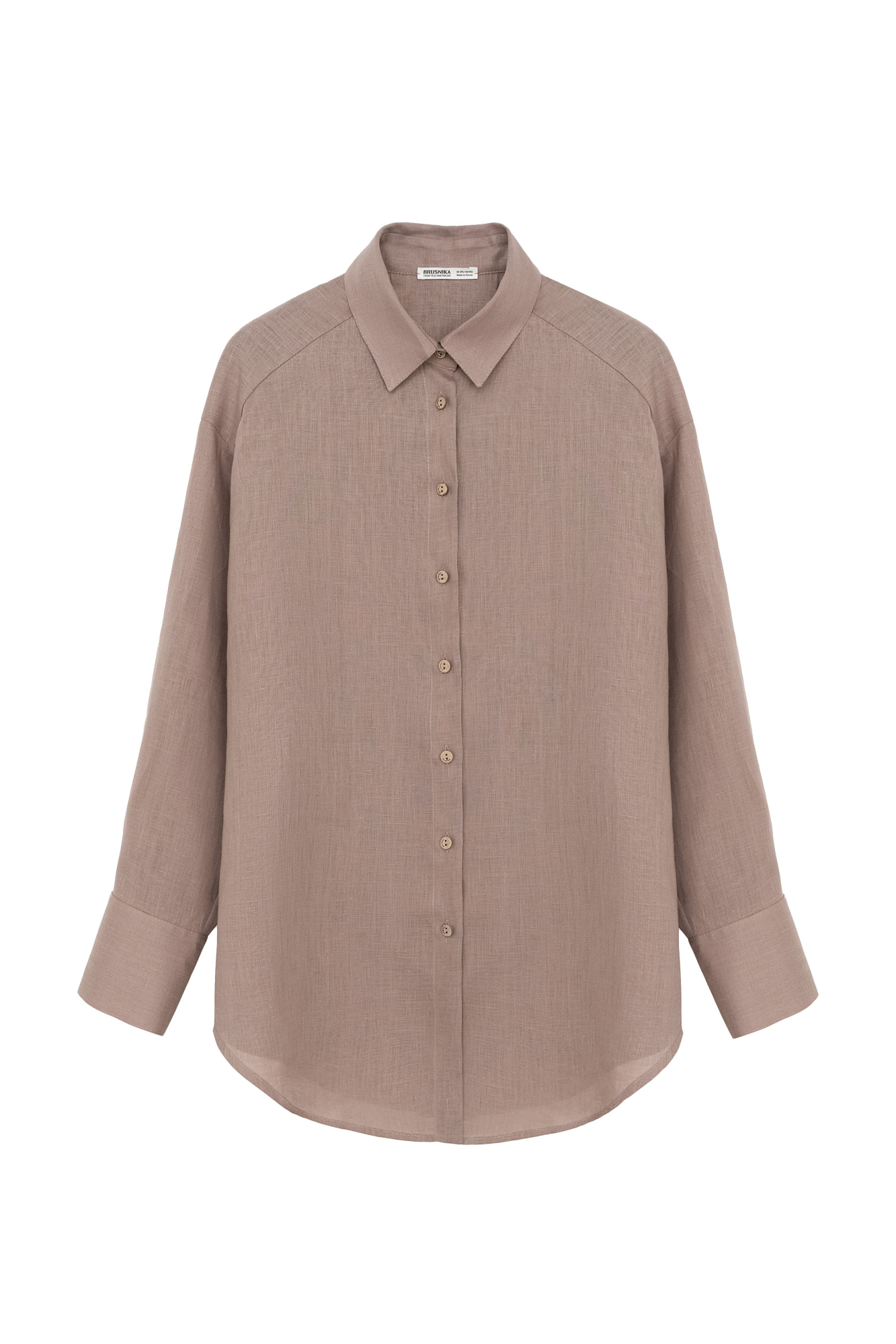 Классическая рубашка из 100% льна. Модель прямого кроя с отложным воротником, длинными рукавами с манжетами на пуговицах и закругленным нижним краем. Застежка на пуговицы.