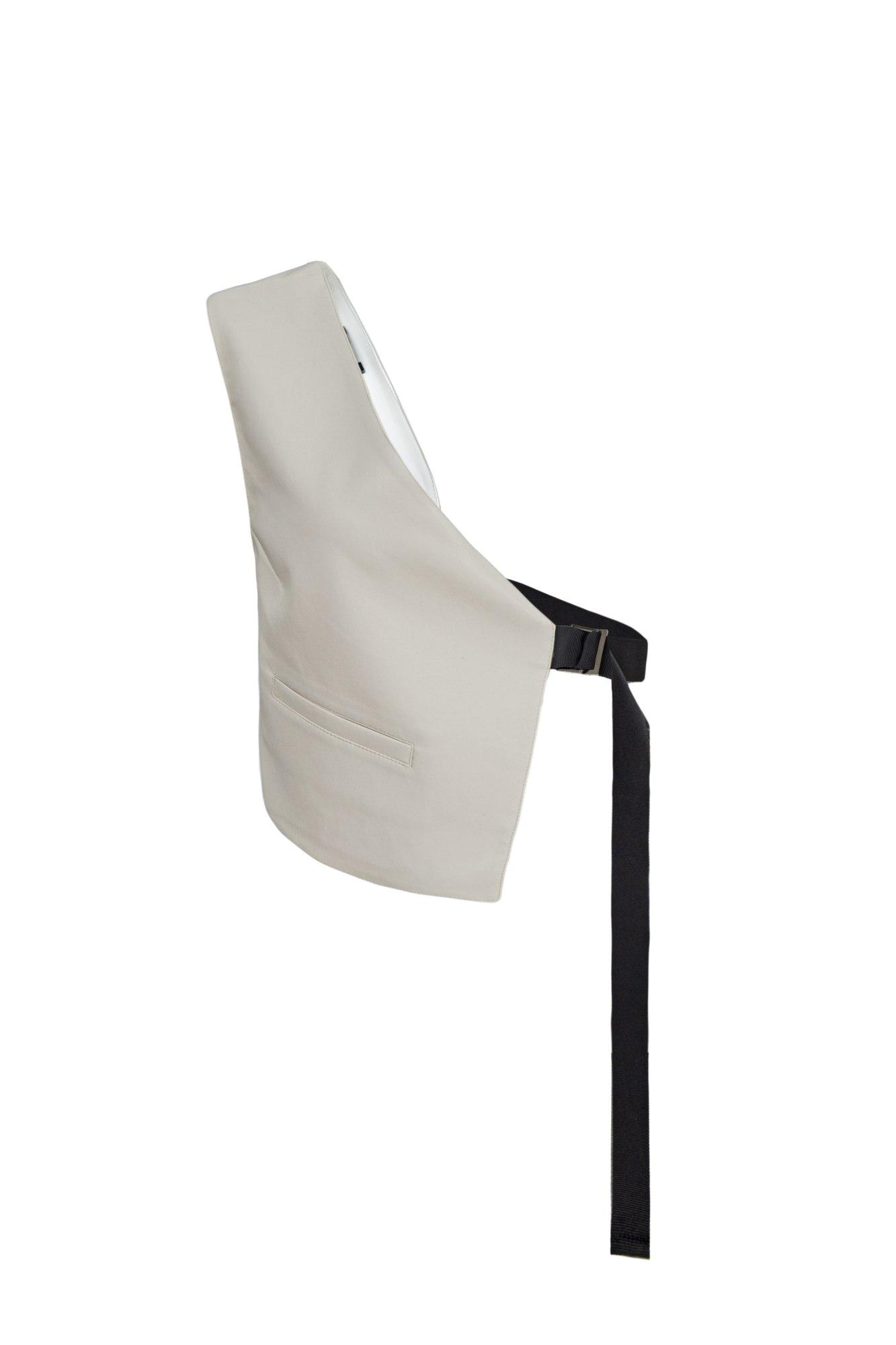 Жилет из экокожи используется как аксессуар, предпочтительно с рубашками. Фиксируется эластичным ремнем<br />
