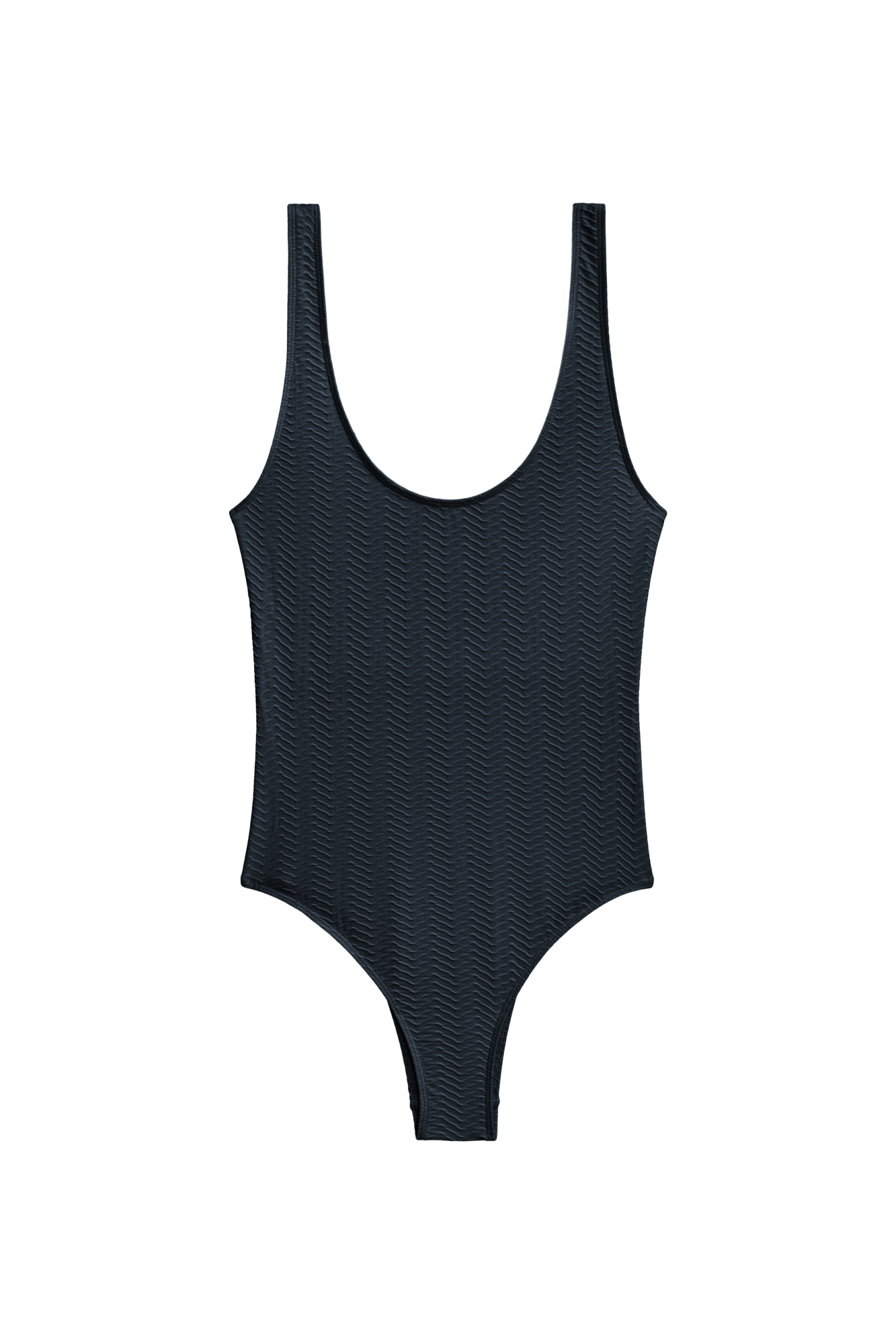 Классический слитный купальник на тонких бретельках, U-образным вырезом и глубоким вырезом на спине.