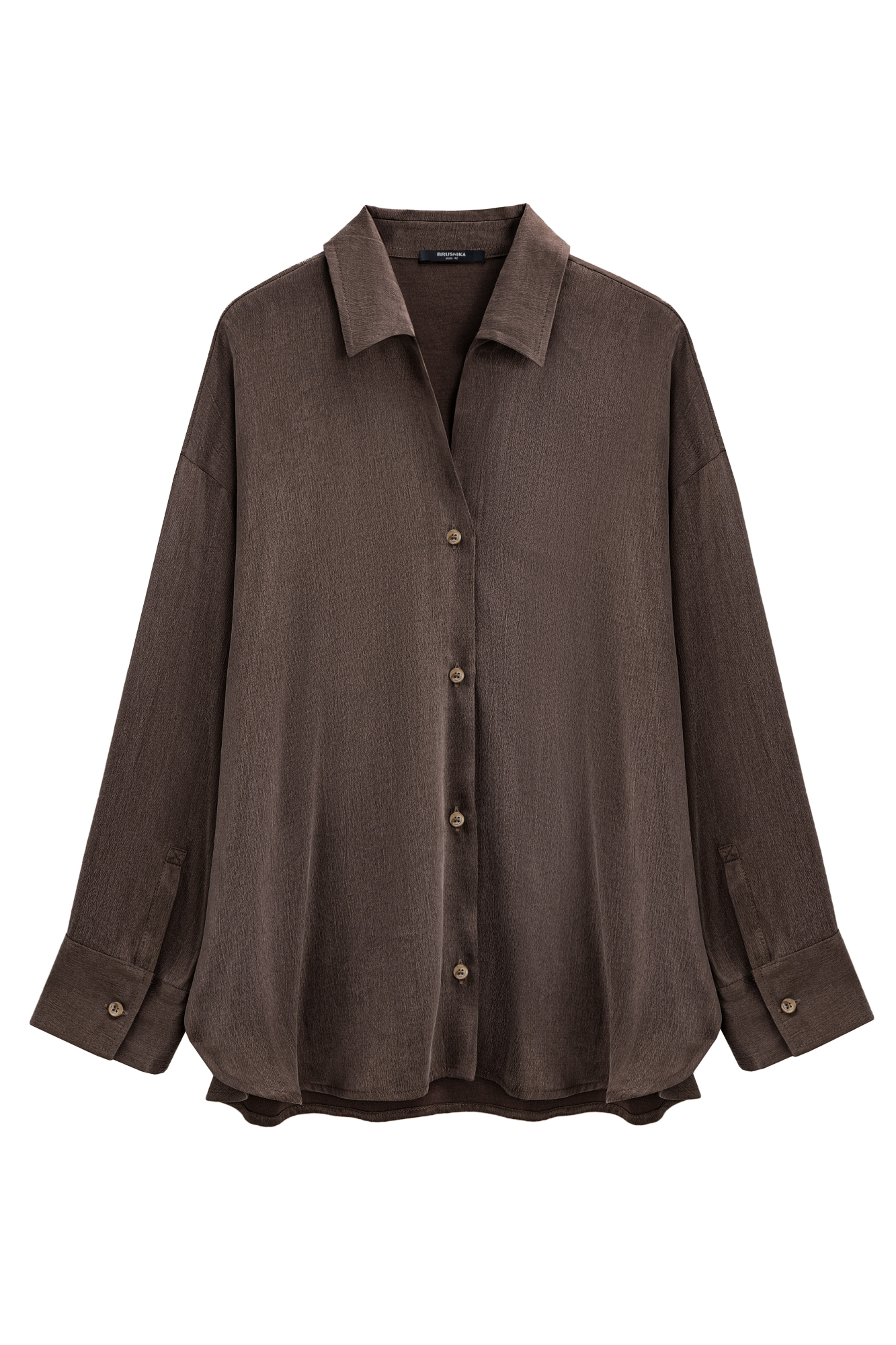 Рубашка из купры. Модель свободного кроя, с отложным воротником, V-образным вырезом, длинными рукавами с манжетами на пуговицах. 