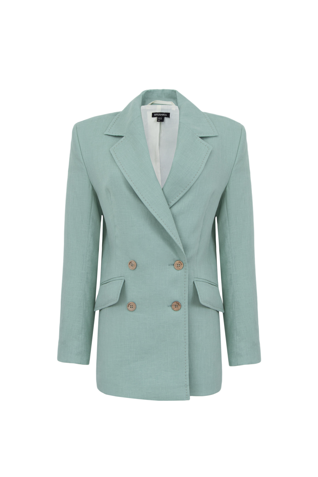 Классический двубортный жакет из 100% льна. Модель прямого кроя с английским воротником и прорезными карманами с клапанами. Изделие декорировано отстрочкой контрастного цвета. На подкладке.