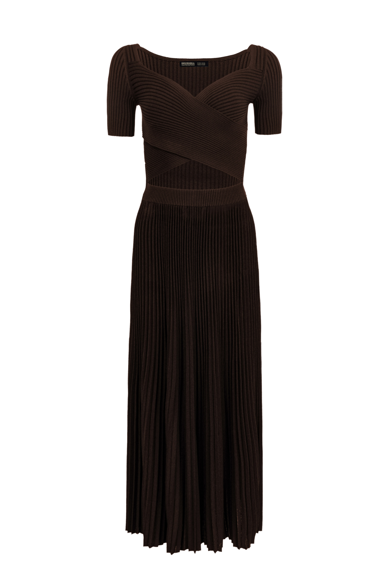 Трикотажное платье из плотной вискозы с юбкой плиссе. Короткие рукава, перекрещенные детали лифа.