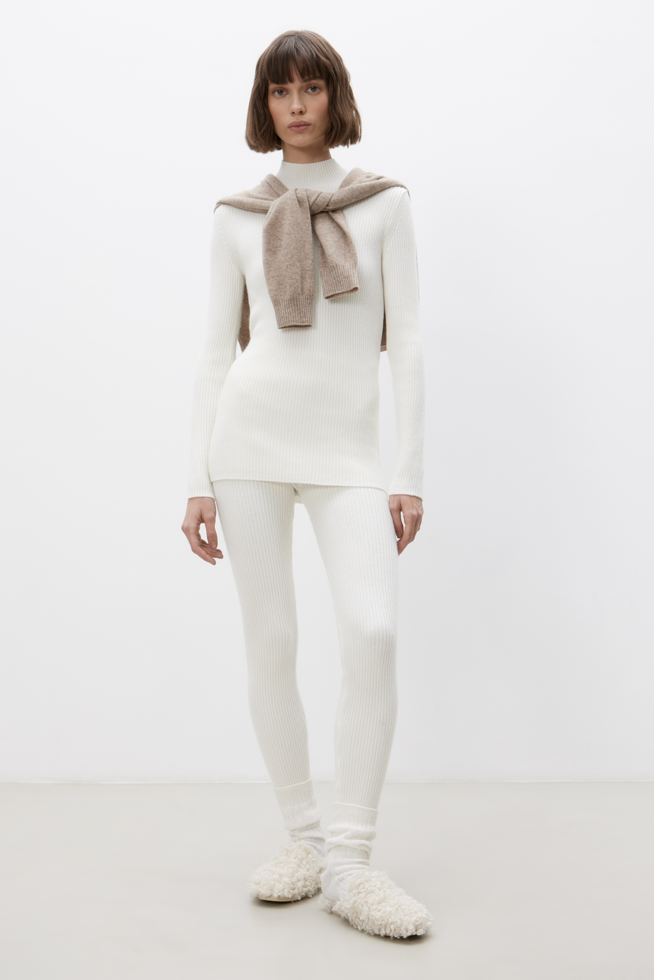 Трикотажные леггинсы из шерсти с добавлением кашемира. Модель выполнена в рубчик.&nbsp;&nbsp;&nbsp;&nbsp;&nbsp;&nbsp;