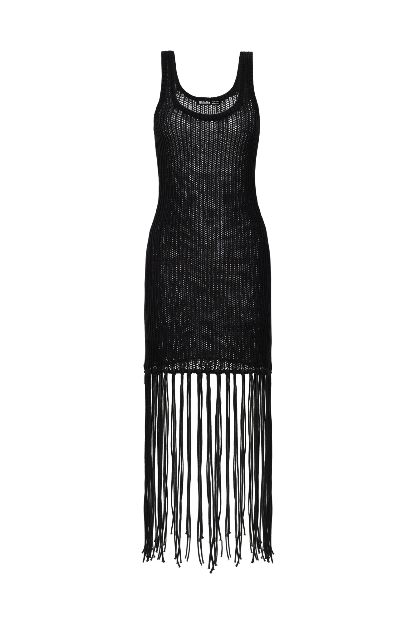 Трикотажный ажурный сарафан из 100% хлопка. Модель свободного кроя, без рукавов, на широких бретельках и U-образным вырезом. Изделие декорировано длинной бахромой.