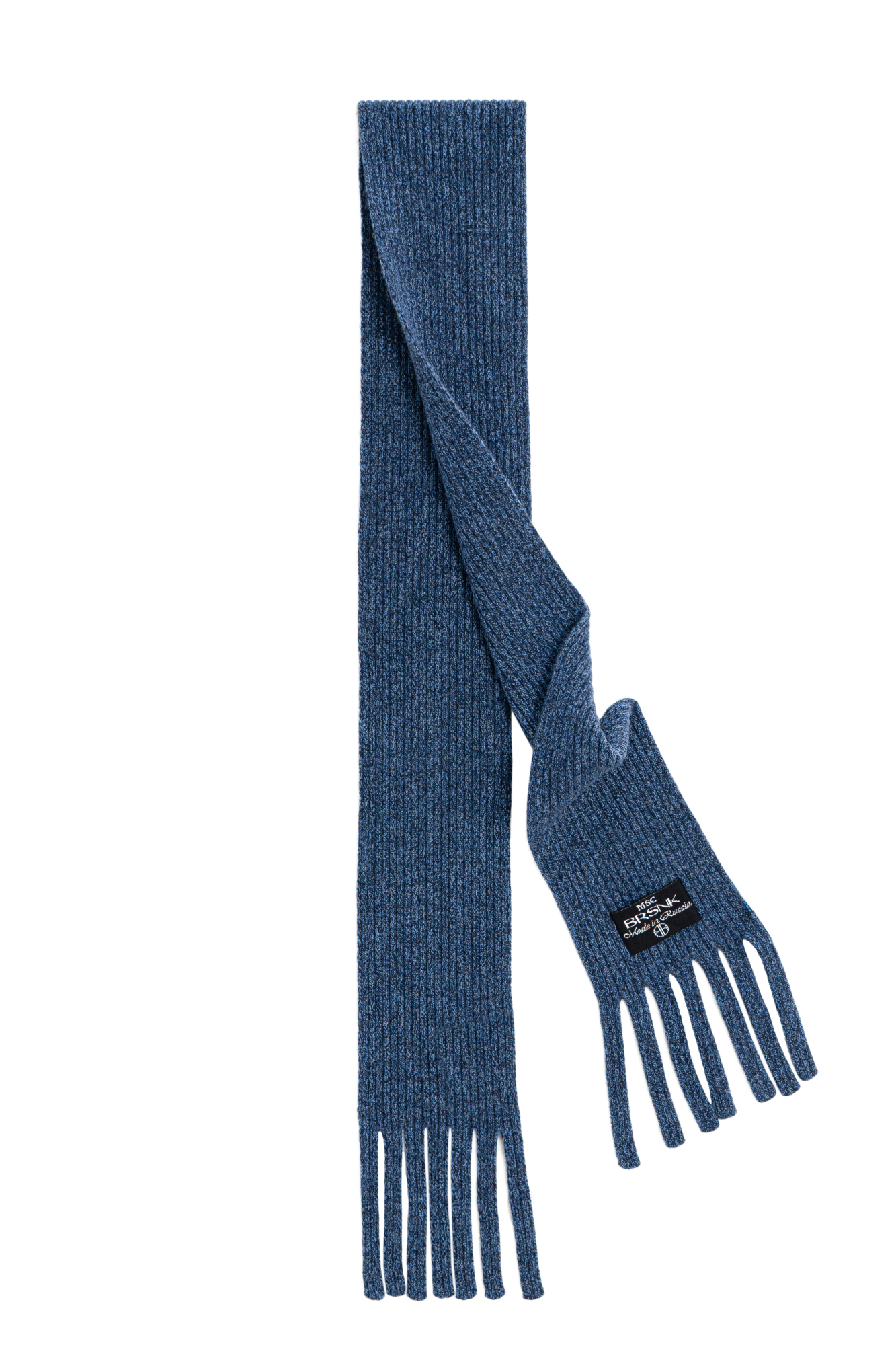 Трикотажный шарф в рубчик. Модель с бахромой и брендированным ярлыком. 