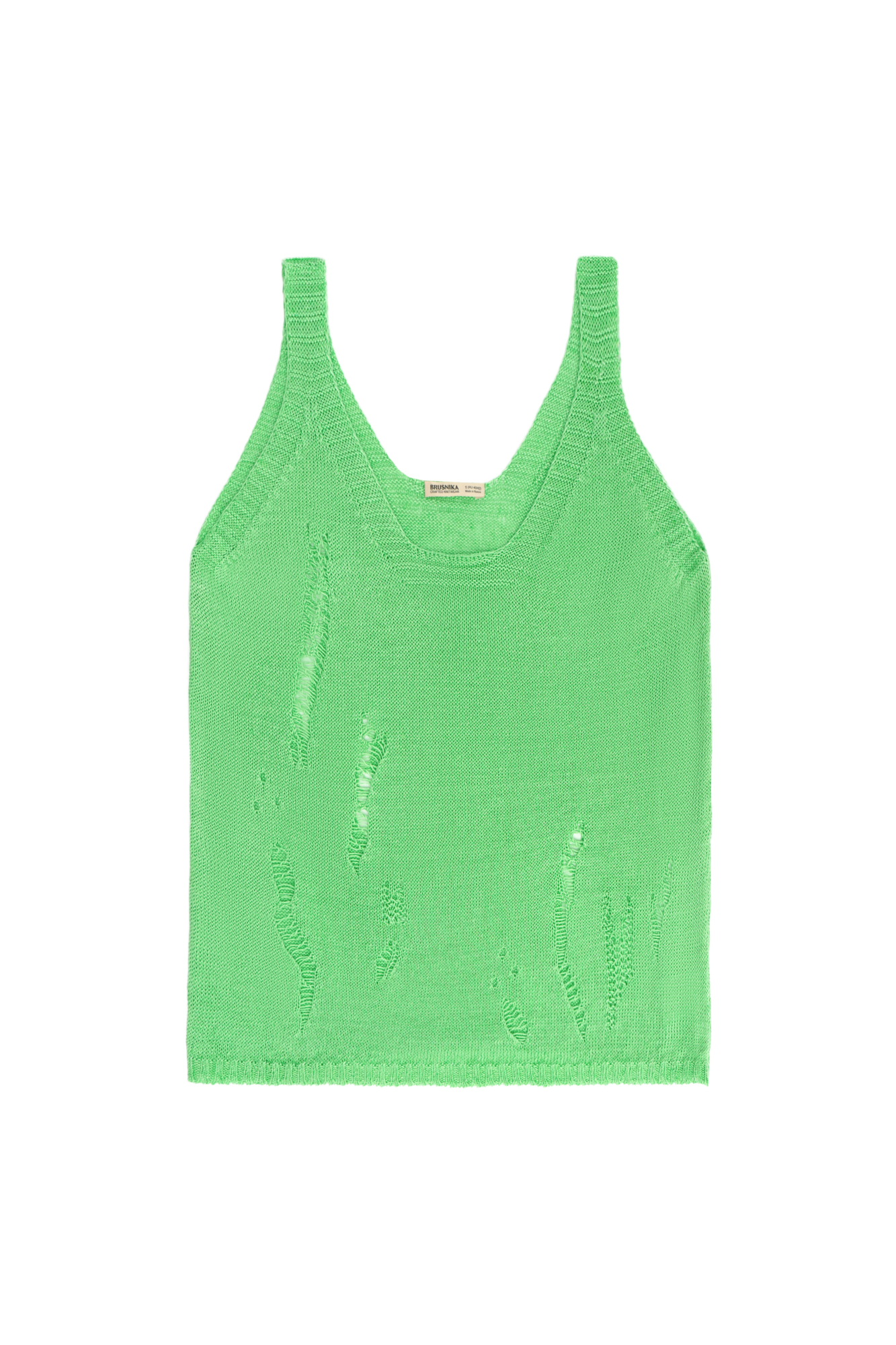 Трикотажный топ из 100% льна. Модель свободного силуэта, с глубокой проймой и U-вырезом горловины. Изделие выполнено с эффектом рвани.