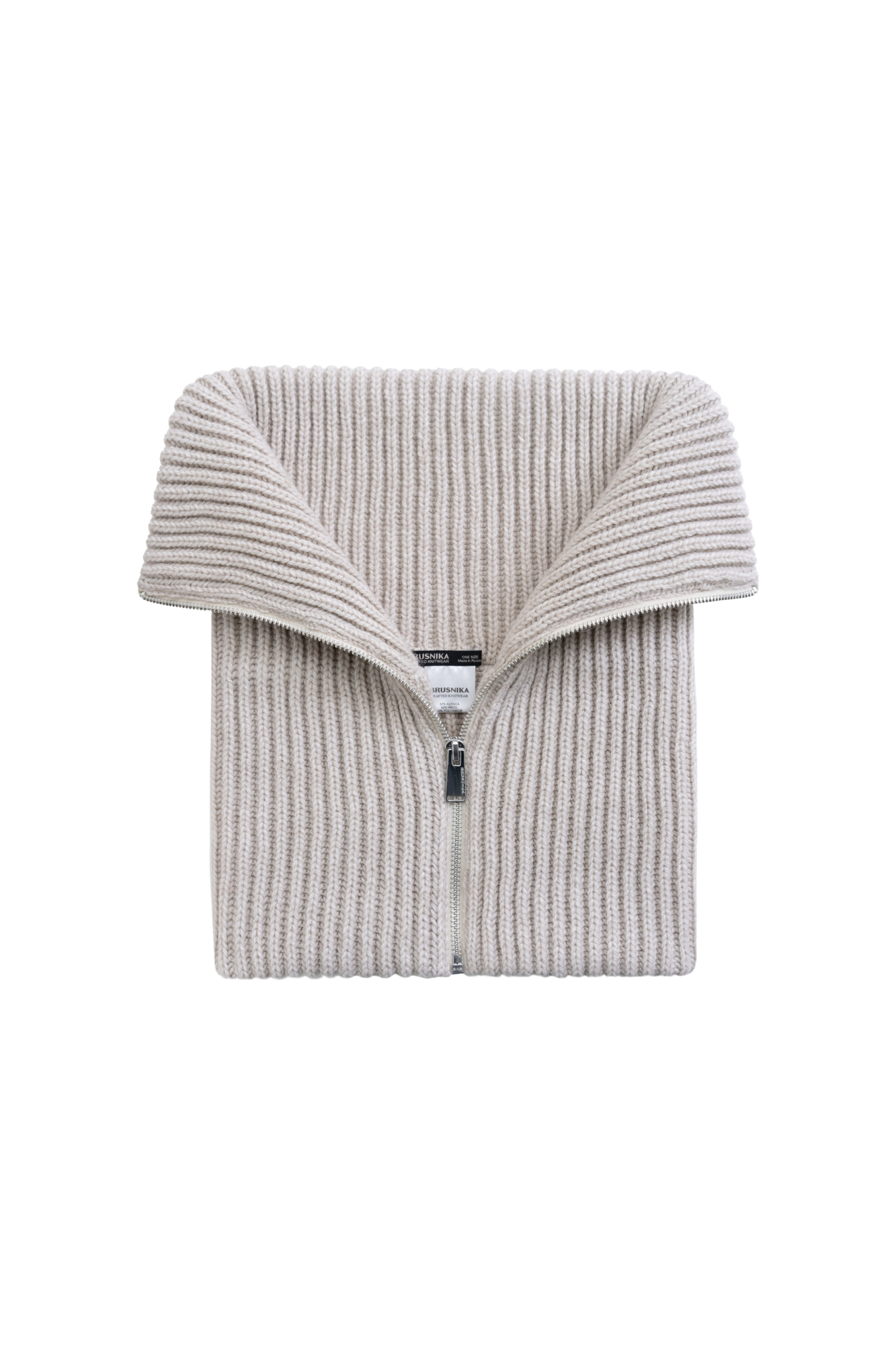 Воротник-стойка из шерсти альпака с застежкой на молнию.