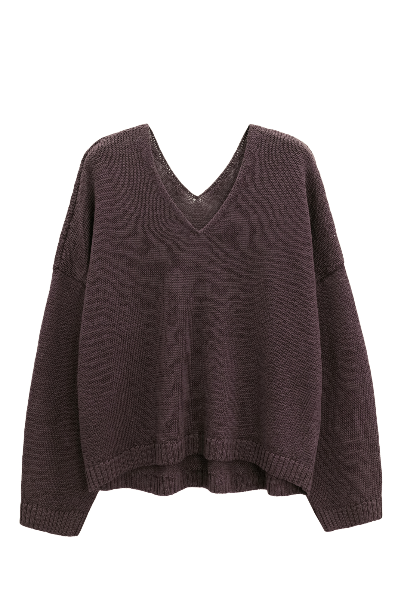 Трикотажный джемпер из 100% льна с V-образным вырезом. Модель прямого силуэта с длинным рукавом и удлиненной спинкой. Края изделия выполнены в рубчик.