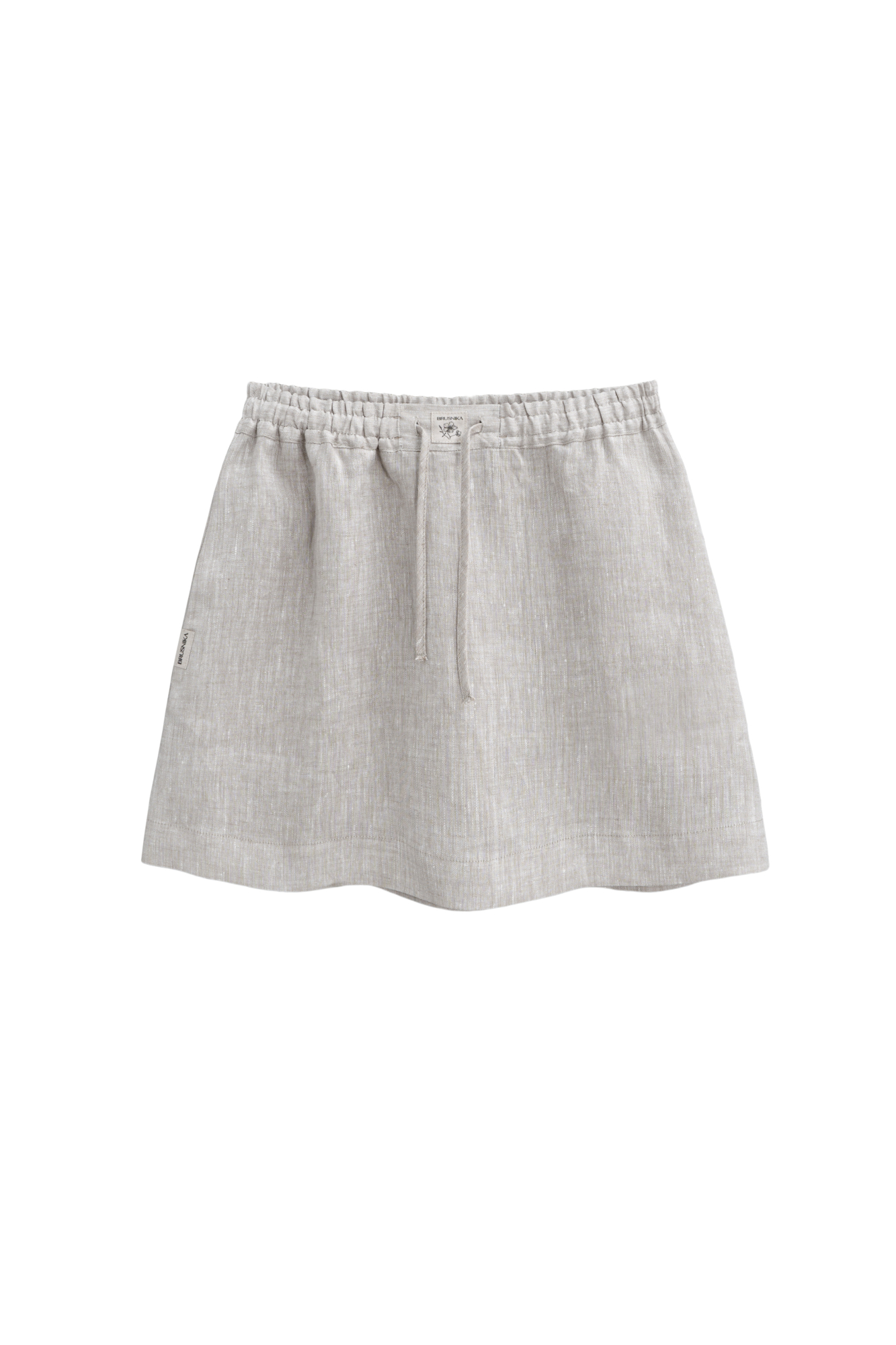 Юбка длины мини из 100% льна. Модель А-силуэта, с широким эластичным поясом на кулиске. Изделие декорировано брендированным ярлыком.