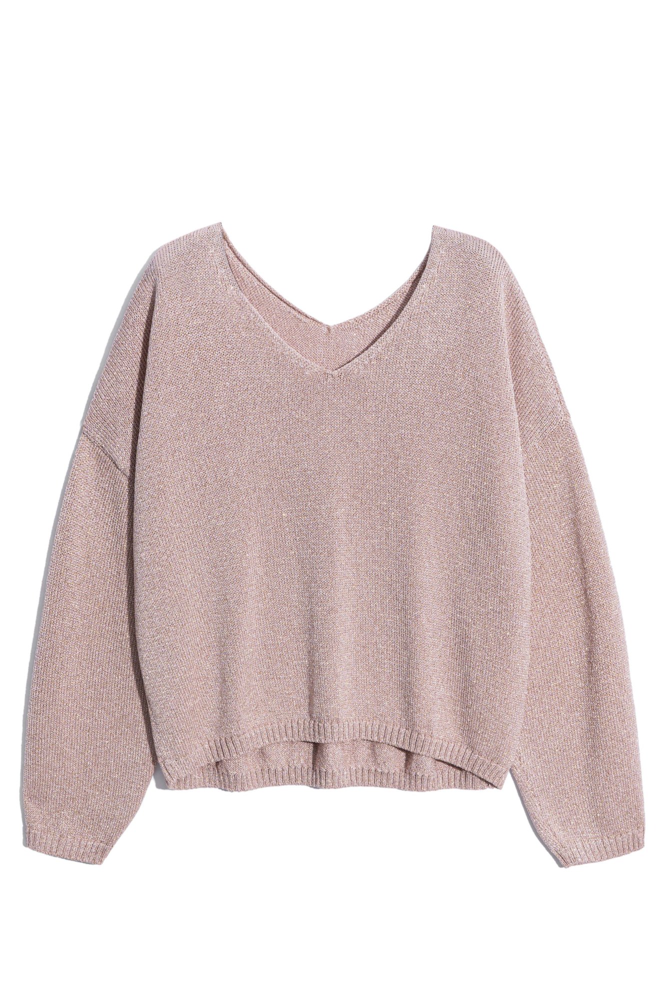 Джемпер из вискозы с добавлением люрекса. Модель свободного силуэта, со спущенной линией плеч и V-образным вырезом. Манжеты рукавов и низ изделия выполнены в рубчик.&nbsp;&nbsp;