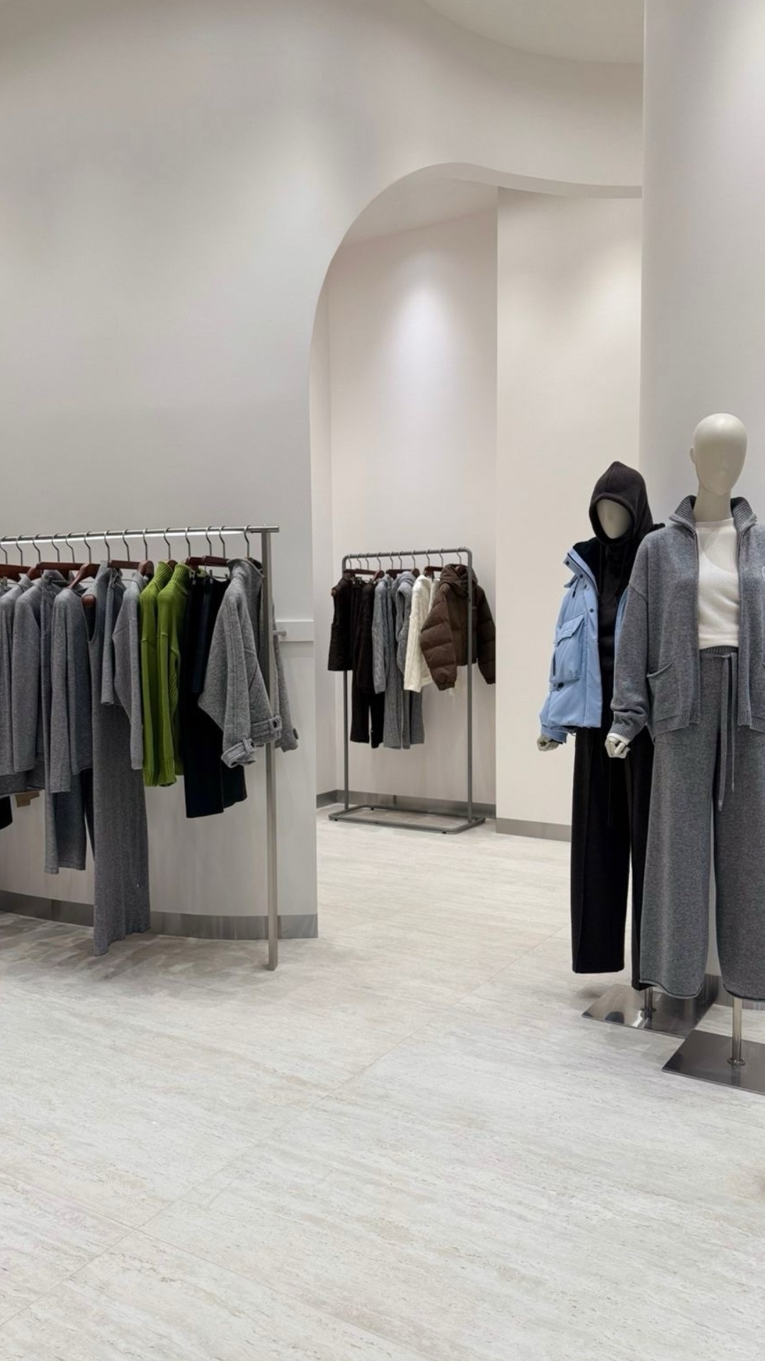 Открытие флагманского магазина BRUSNIKA в ТЦ Авиапарк