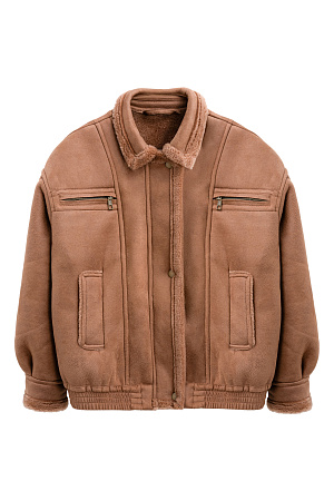 коричневый Шерстяной бомбер с воротником-стойкой. Модель свободного силуэта со спущенной линией плеча, манжетами на кнопках, нагрудными карманами на молниях и боковыми карманами. Низ изделия выполнен на резинке. Застежка на молнию под планкой с кнопками.