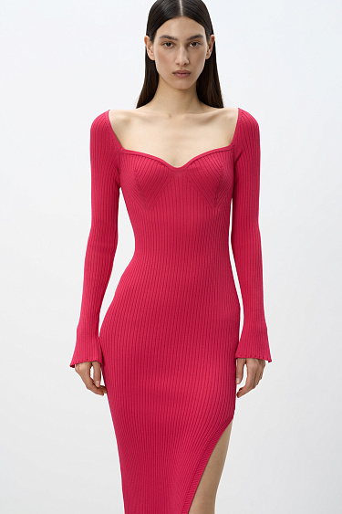 Трикотажное платье из вискозы с фактурным лифом