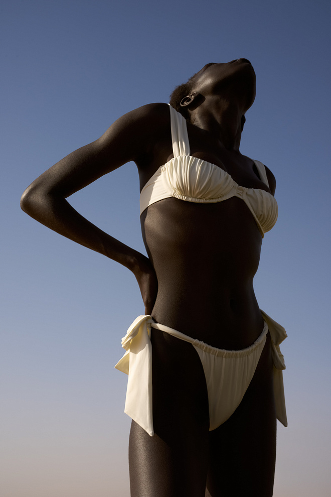 Плавки с широкими лентами 