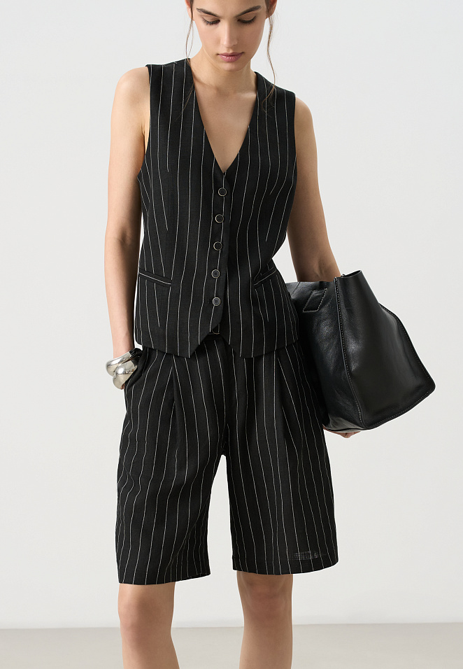 Льняной костюм в полоску