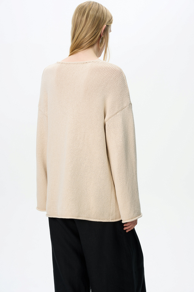 Джемпер с V-образным вырезом