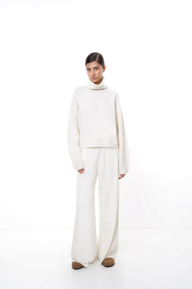 Джемпер с сердечком на спине