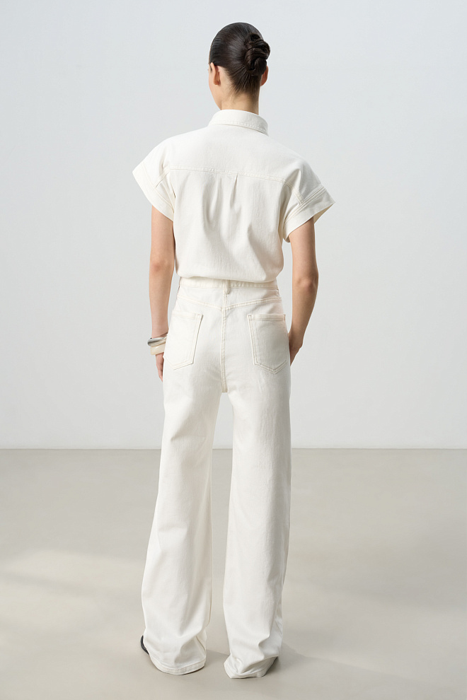 Джинсовый комбинезон с коротким рукавом