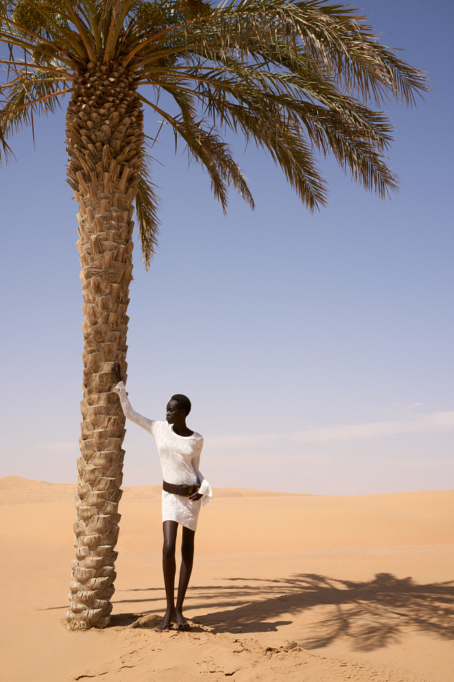 Платье мини с растительным орнаментом