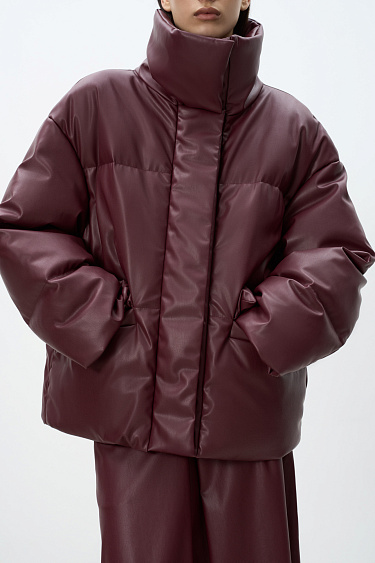 Утепленный пуховик из экокожи