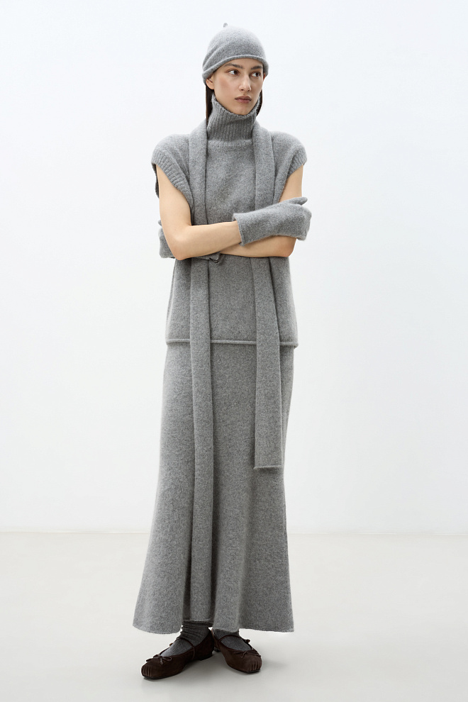 Длинный шарф с пухом лисы