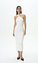 Трикотажное платье с двойным перекрутом на груди. Модель приталенного силуэта с открытыми плечами длины миди.