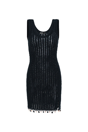 черный Трикотажное платье длины мини фактурной вязки из хлопка. Модель приталенного силуэта, с U-образным вырезом горловины и широкими бретелями. Изделие декорировано тесьмой с ракушками и пайетками .