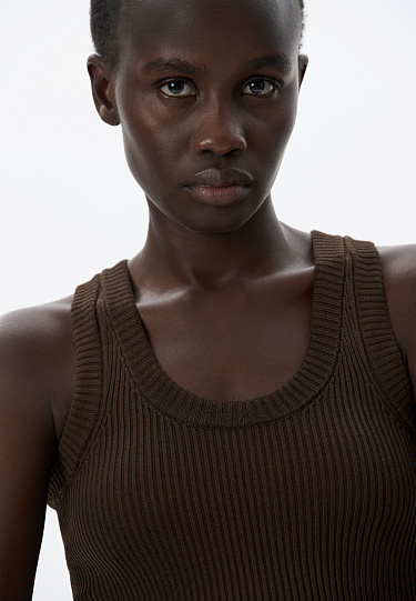 Топ с брендированным жаккардом