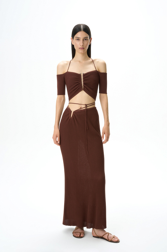 Юбка макси с акцентной деталью на бедре