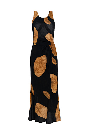 черный Принтованный сарафан длины миди из 100% вискозы. Модель прямого кроя, с круглым вырезом горловины, без рукавов, на широких бретелях, перекрученных на спине, драпировкой на талии и двумя боковыми карманами. 