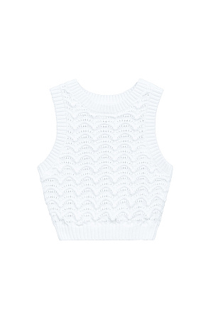 белый Трикотажный ажурный топ из хлопка с добавлением эластана. Модель приталенного силуэта, без рукавов, с неглубоким круглым вырезом горловины. Изделие выполнено объемным вязанием с волнистым узором и краями в рубчик. 