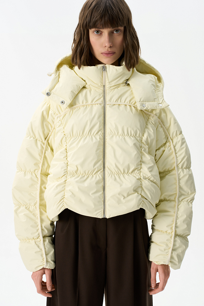 Стеганый пуховик с капюшоном