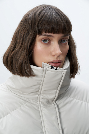 Пуховик с воротником стойкой