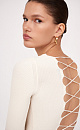Трикотажный топ из тонкого трикотажа на основе вискозы. Модель с длинным рукавом и круглым вырезом горловины. Изделие декорировано вывязанным узором на груди и глубоким вырезом со шнуровкой на спине.