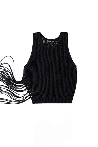 Трикотажный топ с бахромой и люверсами