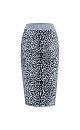 Юбка длины миди с жаккардовым анималистическим дизайном. Пояс на резинке. Дополнить образ можно жакетом в таком же стиле