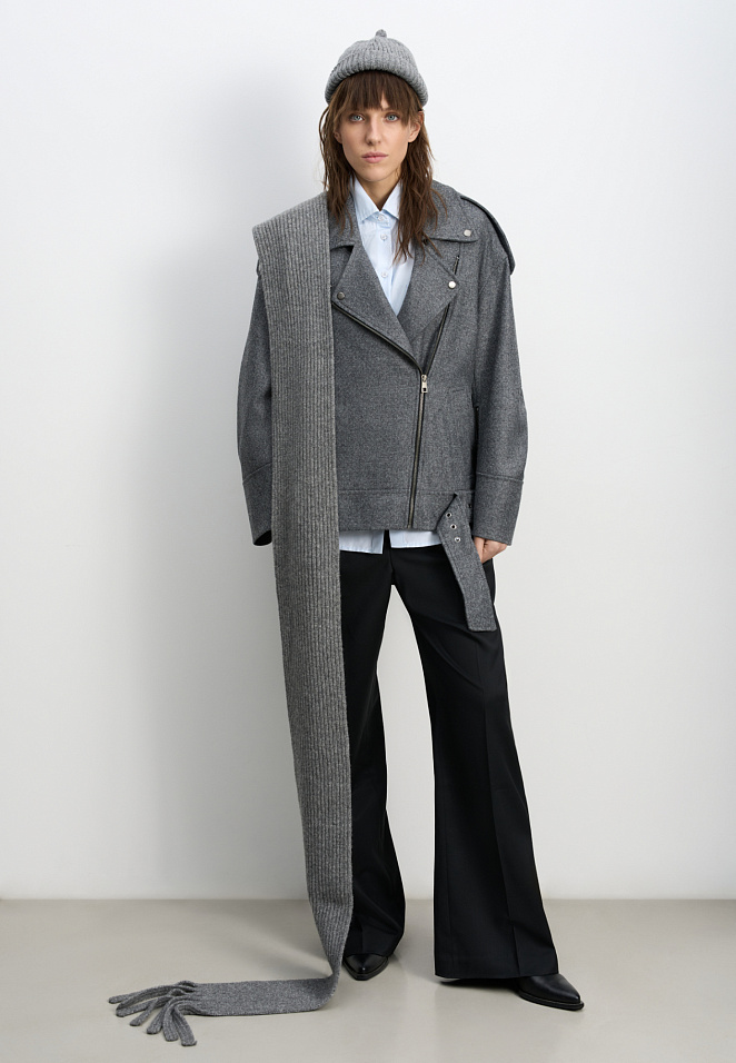 Шарф в рубчик с бахромой 