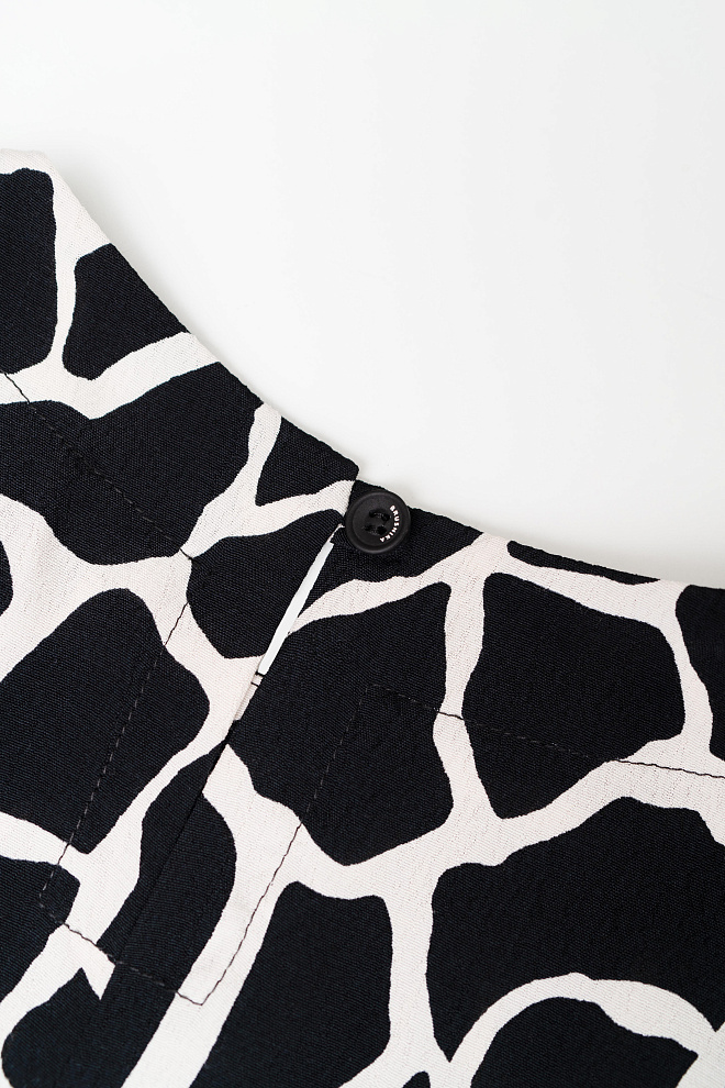 Футболка с анималистичным принтом