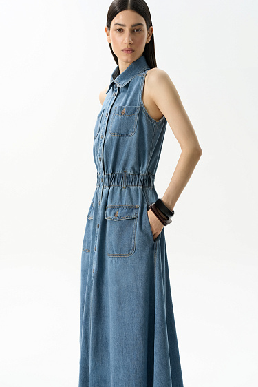 Джинсовое платье с карманами 