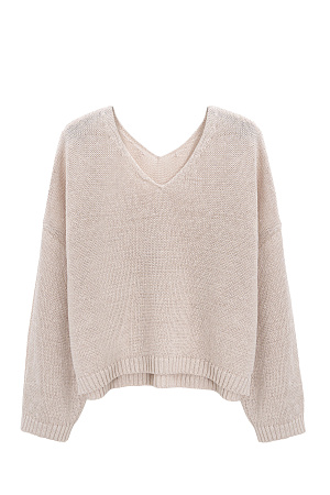 бежевый Трикотажный джемпер из 100% льна с V-образным вырезом. Модель прямого силуэта с длинным рукавом и удлиненной спинкой. Края изделия выполнены в рубчик.