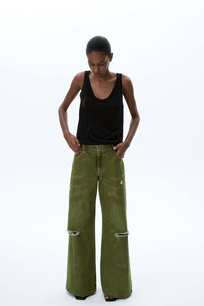 Джинсы с горизонтальными разрезами