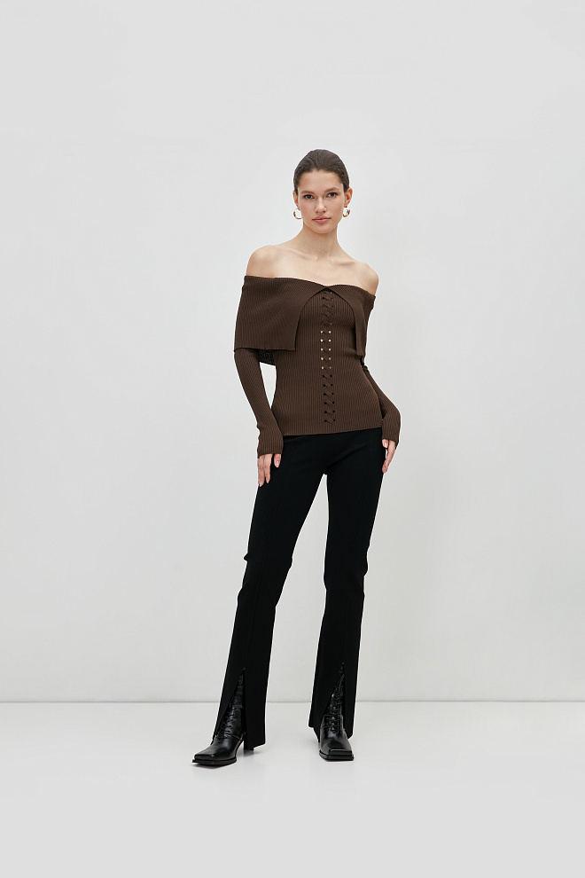 Топ с длинным рукавом и открытой линией плеч