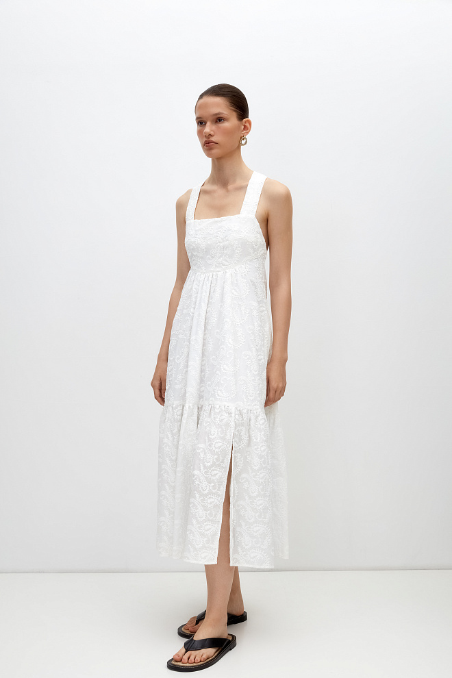 Сарафан из 100% хлопка с объемной вышивкой