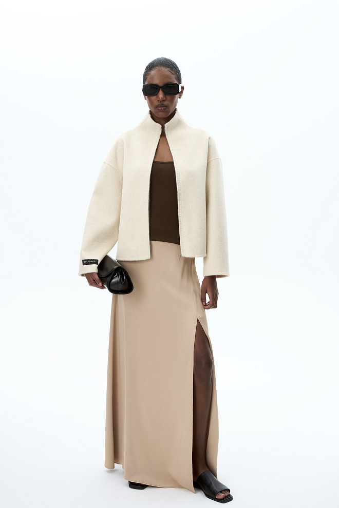 Укороченный жакет из шерсти